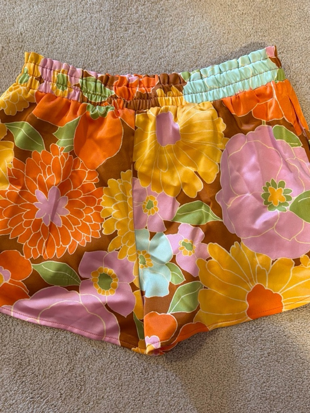 Forever 21 Retro Floral Elastic-Waist Shorts in Orange, Yellow & Green - Picture 2 of 4